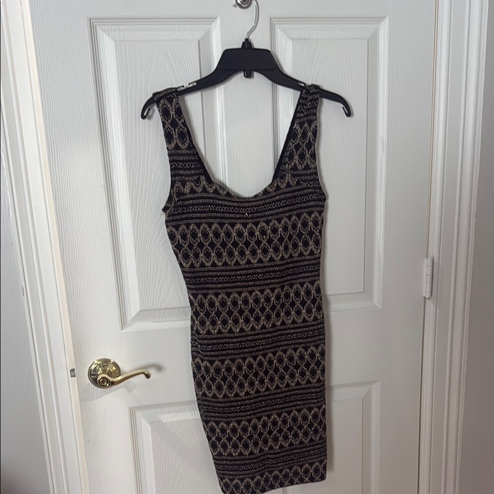 Body Central Black and gold Sleeveless Bodycon Mini Dress size large fits like m